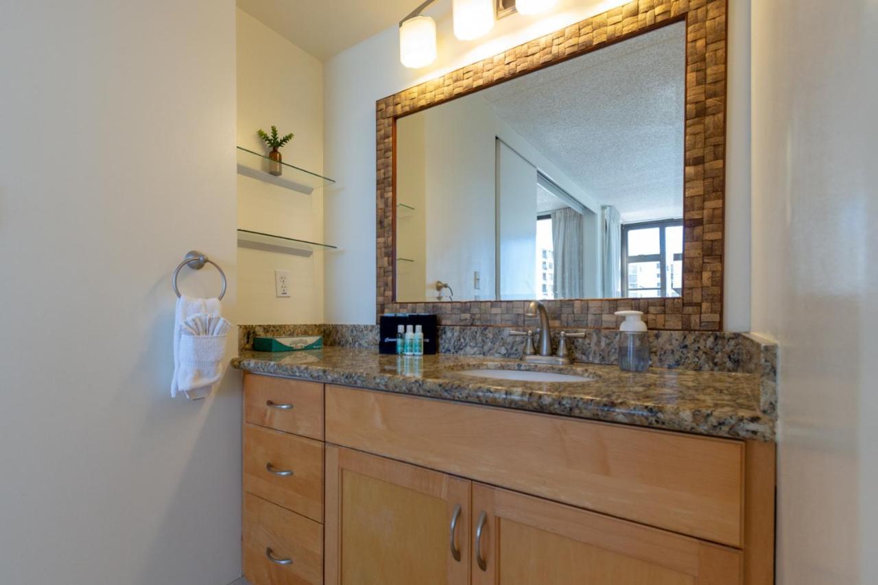 Beautifully Renovated 32Nd Floor Deluxe Ocean View Waikiki Condo Condo Honolulu Exterior photo